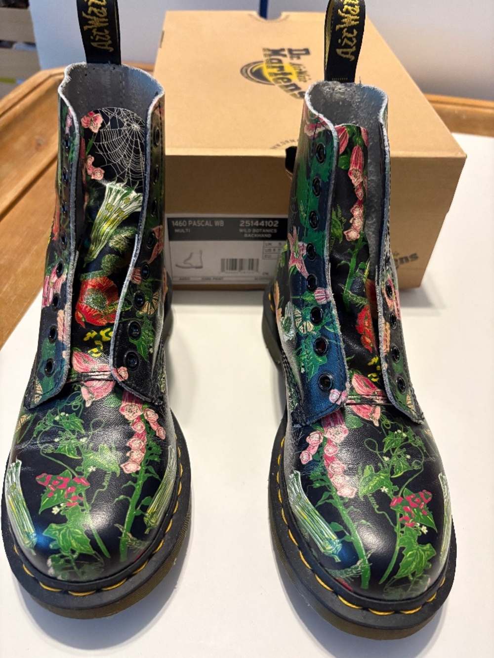 Dr. Martens 1460 Pascal Wild Botanics Backhand, sz 7 eu 38 uk 5